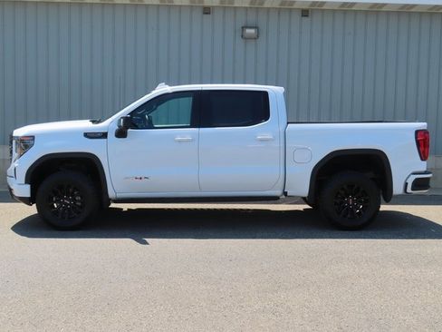 Used 2022 GMC Sierra 1500 AT4X image 9
