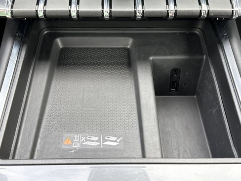 Used 2025 GMC Acadia Elevation FWD image 30