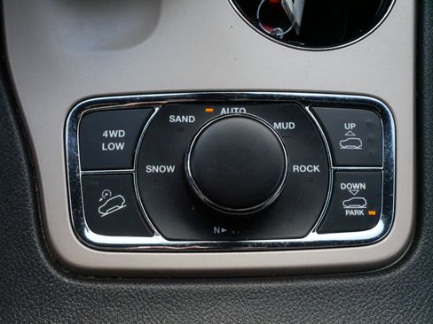 Used 2014 Jeep Grand Cherokee Overland w/ Advanced Technology Group image 22