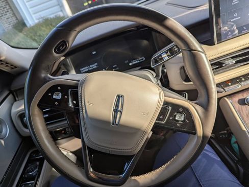 Used 2020 Lincoln Aviator Reserve w/ Equipment Group 202A AWD/4WD image 6