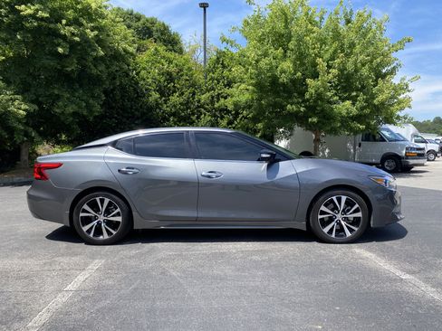 Used 2018 Nissan Maxima Platinum FWD image 10