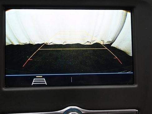 Used 2019 Chevrolet Equinox LT w/ Driver Convenience Package image 14