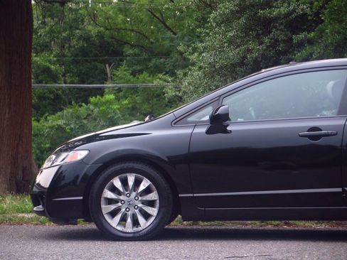 Used 2011 Honda Civic EX-L image 20
