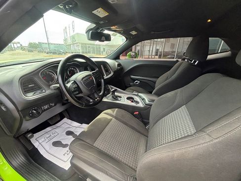 Used 2023 Dodge Challenger SXT image 10