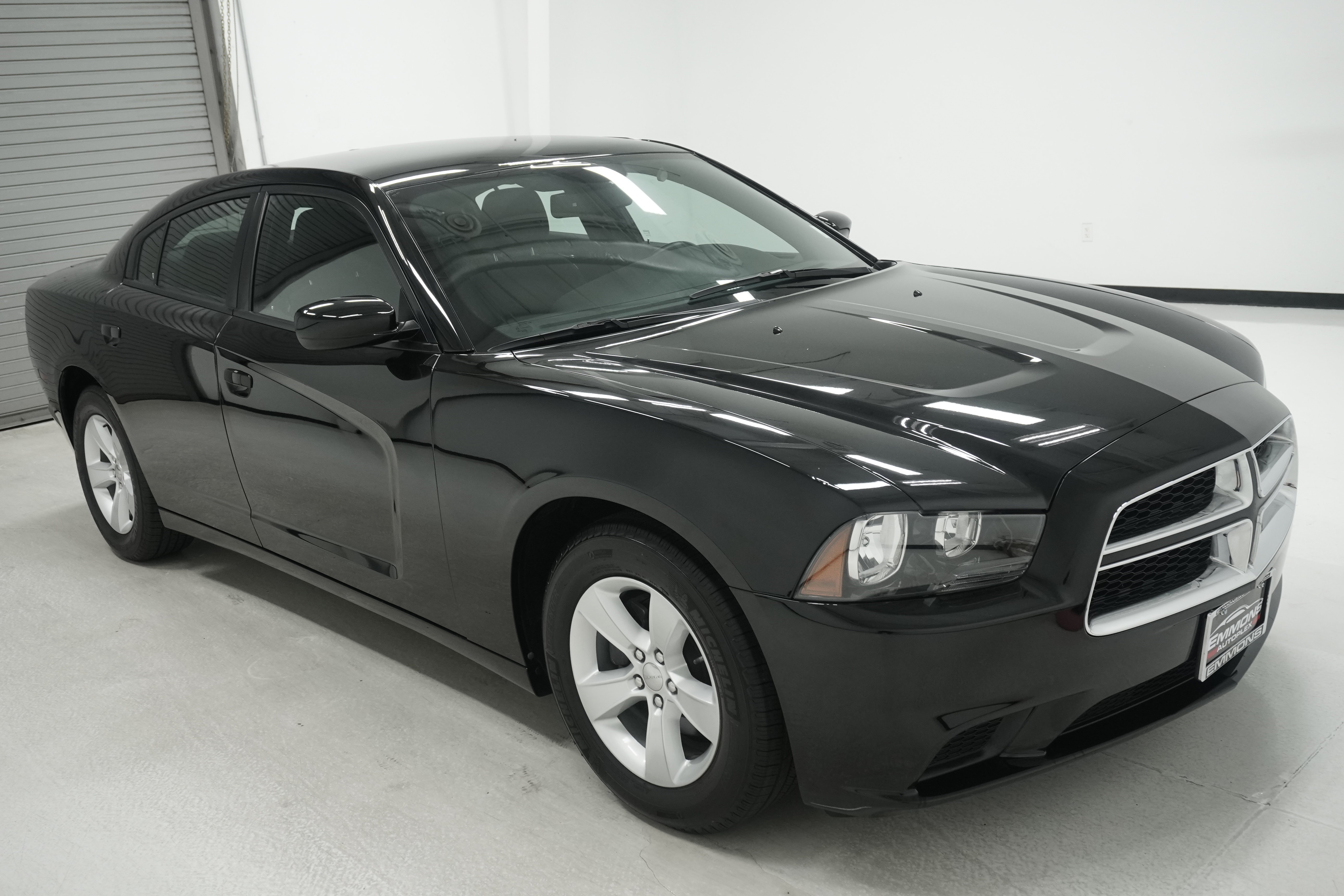 Used 2014 Dodge Charger SE w/ Connectivity Group RWD image 3