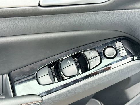 New 2025 Nissan Altima 2.5 SR w/ SR Premium Package image 16