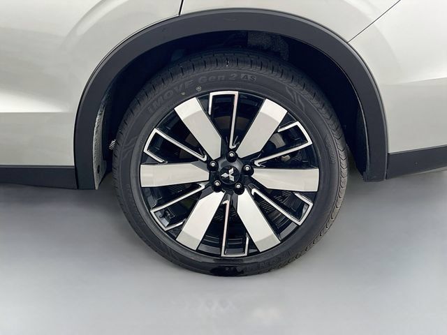 Used 2025 Mitsubishi Outlander SE FWD image 36