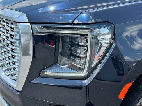 Used 2022 GMC Yukon XL Denali w/ Advanced Technology Package AWD/4WD image 34