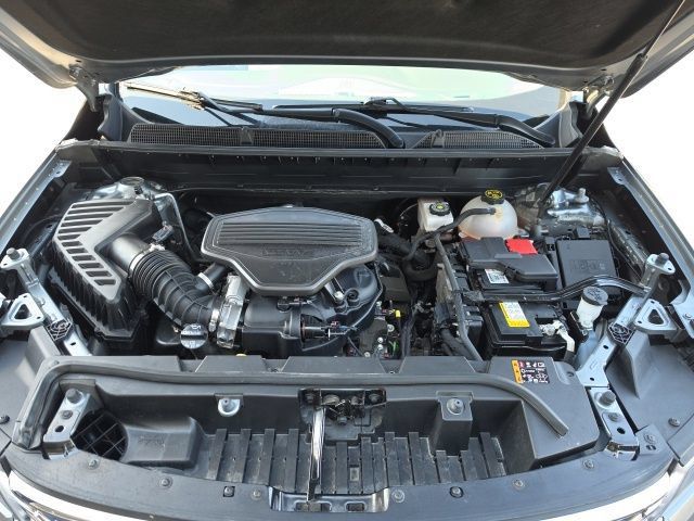 Certified 2023 GMC Acadia SLT FWD image 30