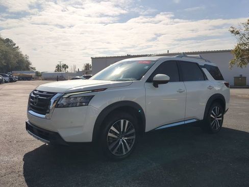 Certified 2023 Nissan Pathfinder Platinum w/ Cargo Package image 7