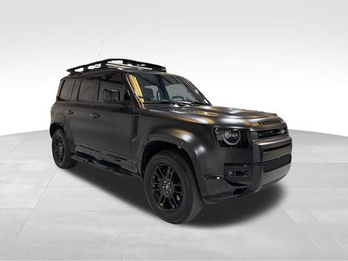 Used 2024 Land Rover Defender 110 X-Dynamic SE image 3