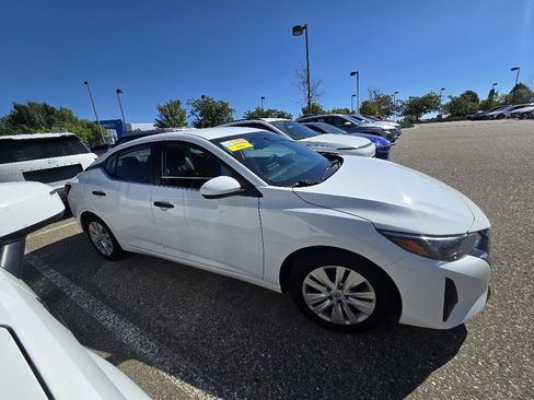 Used 2024 Nissan Sentra S FWD image 17