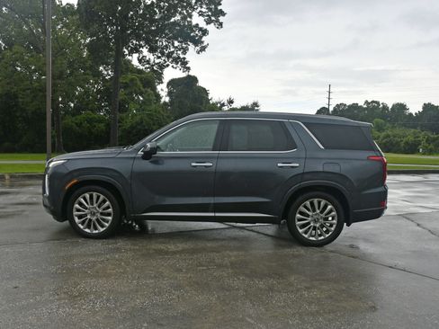 Used 2020 Hyundai Palisade Limited FWD image 2