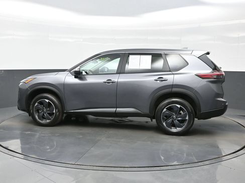 Used 2024 Nissan Rogue SV AWD/4WD image 4