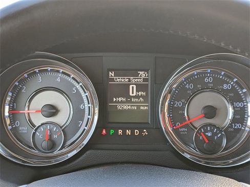 Used 2014 Chrysler Town & Country Touring-L w/ Driver Convenience Group image 24