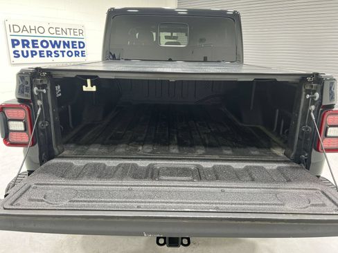 Used 2022 Jeep Gladiator Rubicon w/ LED Lighting Group AWD/4WD image 23