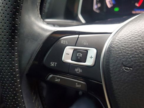 Used 2019 Volkswagen Jetta SEL w/ Cold Weather Package image 15