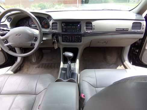 Used 2004 Chevrolet Impala SS w/ Preferred Equipment Group FWD image 30