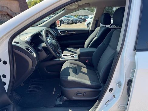 Used 2017 Nissan Pathfinder SV AWD/4WD image 13