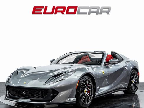 Used 2022 Ferrari 812 GTS image 1