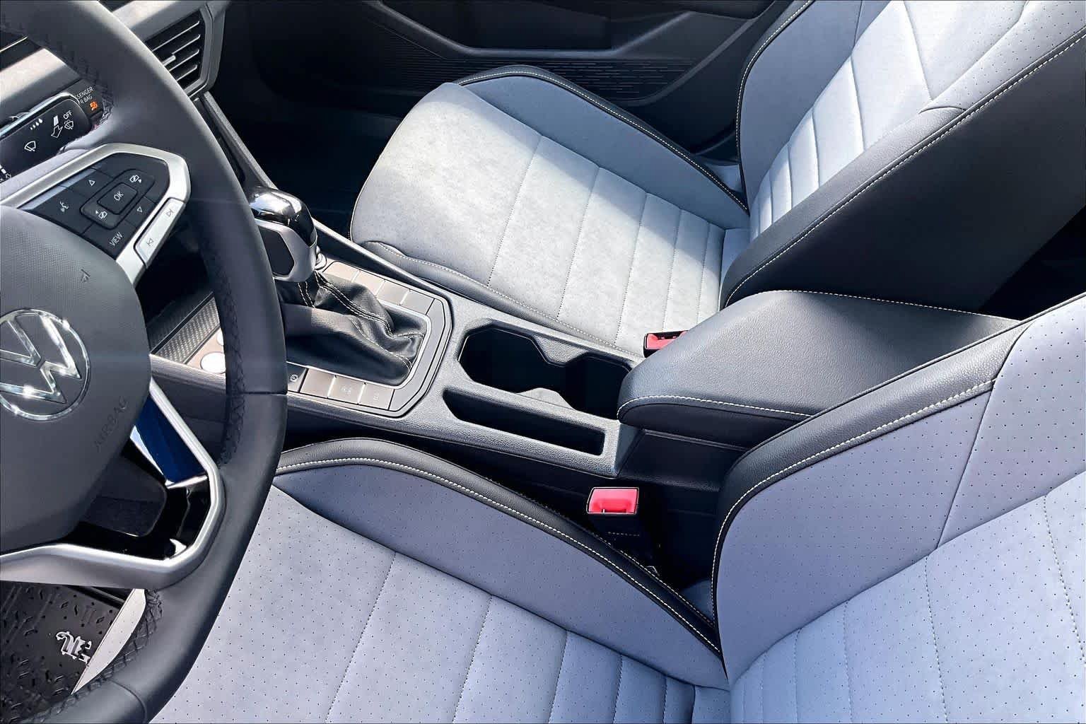 New 2027 Volkswagen Jetta SE FWD image 7
