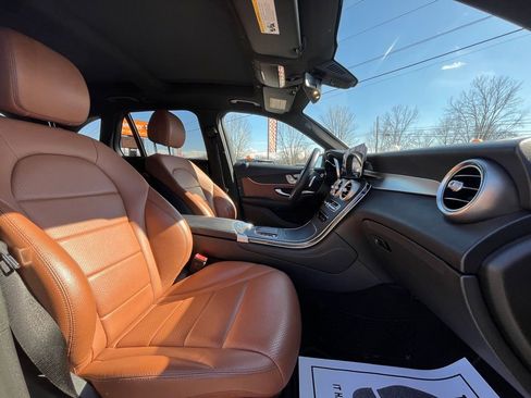 Used 2020 Mercedes-Benz GLC 300 GLC 300 image 24
