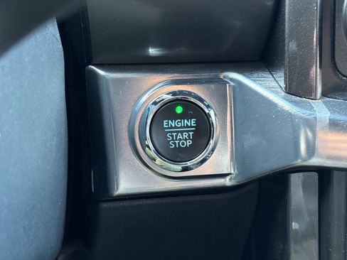 Used 2022 Ford F150 Lariat w/ Equipment Group 502A High image 25