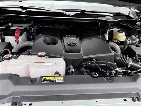 Certified 2026 Toyota Tundra Platinum w/ TRD Off-Road Package AWD/4WD image 22