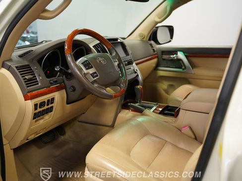 Used 2013 Toyota Land Cruiser AWD/4WD image 4