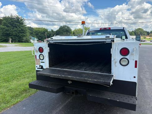 Used 2016 Chevrolet Silverado 3500 W/T RWD image 4