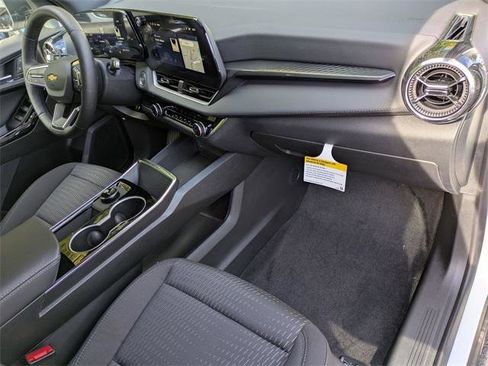 New 2026 Chevrolet Equinox LT image 30