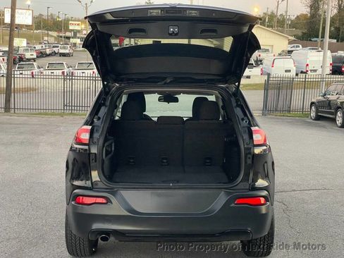 Used 2015 Jeep Cherokee Latitude image 25