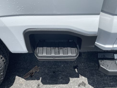 New 2025 Ford F350 XLT w/ 360-Degree Camera Package image 10