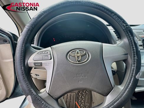 Used 2010 Toyota Camry LE FWD image 13