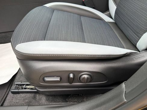 Used 2024 Buick Envista Preferred w/ Convenience I Package FWD image 10