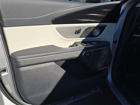 Certified 2024 Lincoln Nautilus Reserve w/ Equipment Group 203A image 16