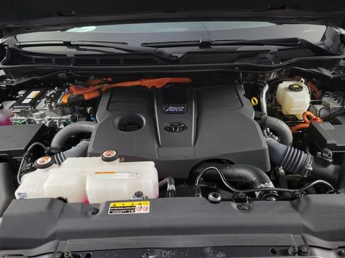 Used 2024 Toyota Tundra Limited AWD/4WD image 13