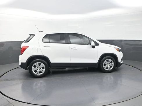 Used 2018 Chevrolet Trax LS FWD image 9