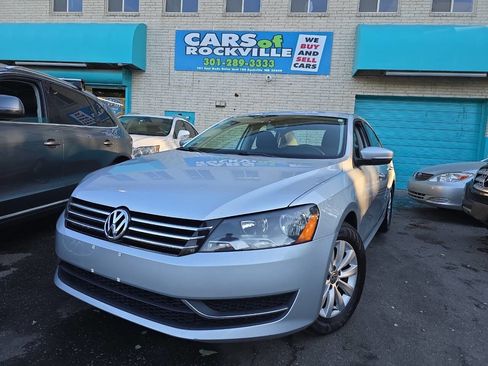 Used 2013 Volkswagen Passat 2.5 S image 2