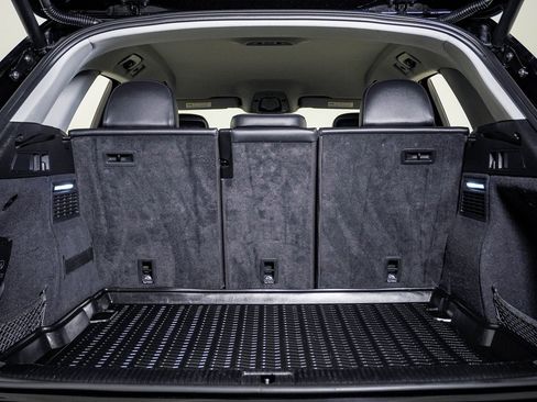 Used 2020 Audi Q5 2.0T Premium image 28