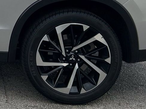 Used 2022 Mitsubishi Outlander SE image 9