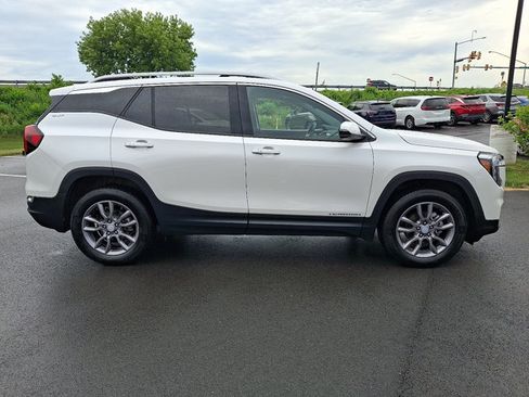 Used 2023 GMC Terrain SLT w/ Infotainment Package II AWD/4WD image 8