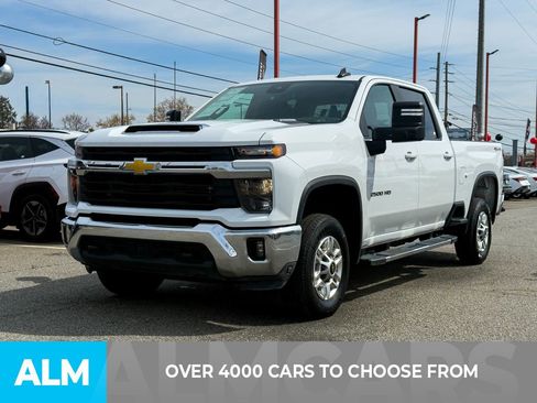 Used 2025 Chevrolet Silverado 2500 LT w/ Convenience Package AWD/4WD image 2