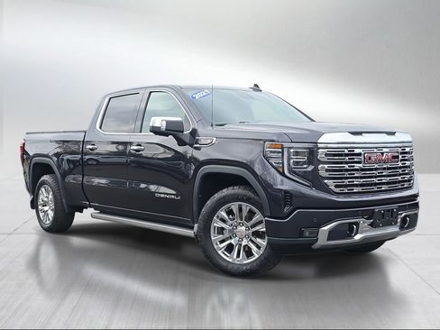 Used 2023 GMC Sierra 1500 Denali w/ Technology Package AWD/4WD image 1