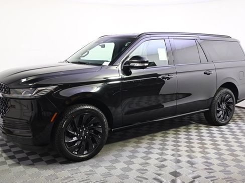 New 2026 Lincoln Navigator L Reserve w/ Jet Appearance Package AWD/4WD image 2