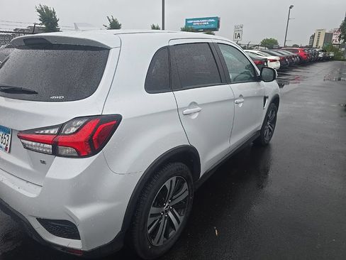 Used 2025 Mitsubishi Outlander Sport SE AWD/4WD image 3