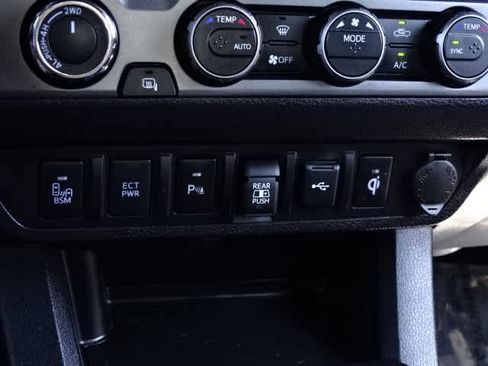 Used 2023 Toyota Tacoma TRD Pro AWD/4WD image 33