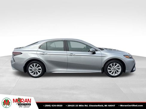 Used 2024 Toyota Camry SE FWD image 7