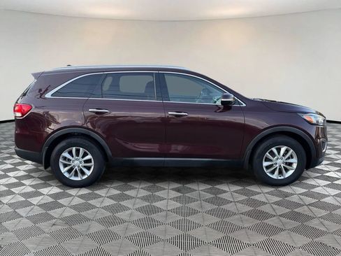 Used 2018 Kia Sorento FWD image 8