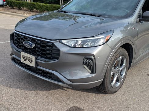 Certified 2024 Ford Escape ST-Line w/ Tech Pack #1 AWD/4WD image 10